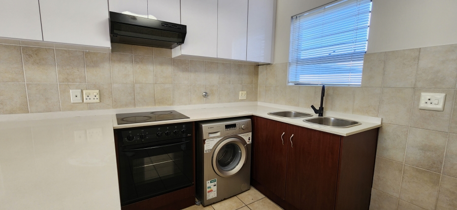 To Let 2 Bedroom Property for Rent in Vredekloof East Western Cape